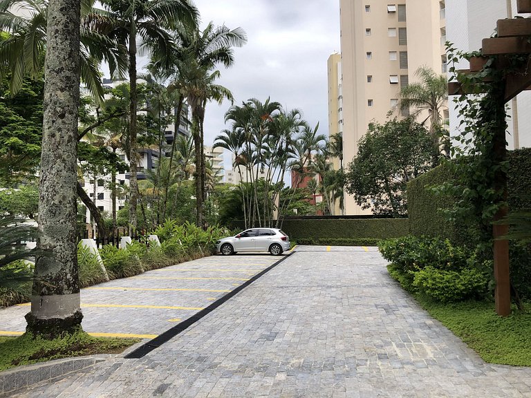 Riviera: M3 Kingston Town 61, front de mer, promenade sur l'